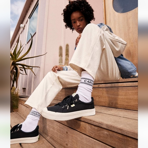 NIB Cariuma OCA Low‎ Black Suede Sneaker Skater Unisex  7.5 W 6M - Picture 2 of 11